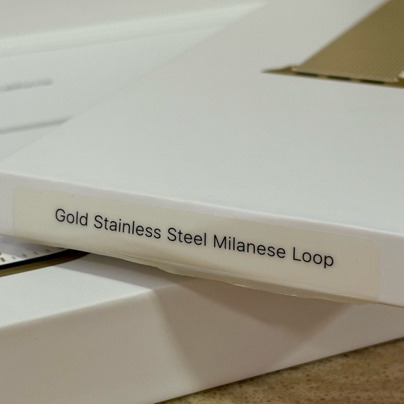 Apple Series 7 Gold Stainless Steel 45mm Watch Milanese Band 🌷 - Picture 14 of 15